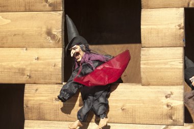 Baba Yaga, yaşlı cadı, oyuncak