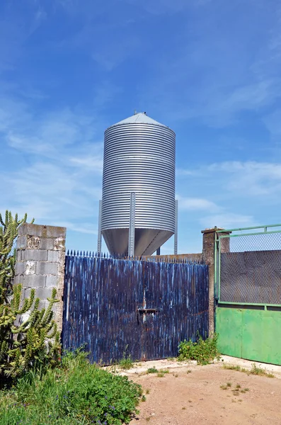 Tanks and gates — Stock Photo, Image