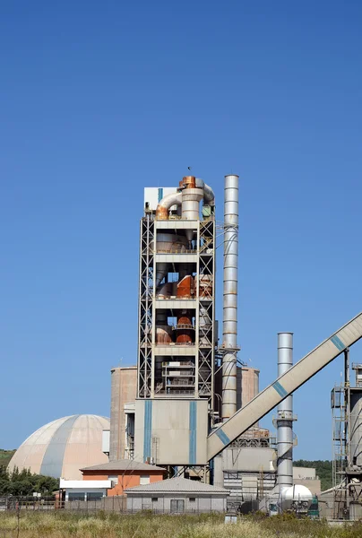 Cementfabriek - verticale — Stockfoto