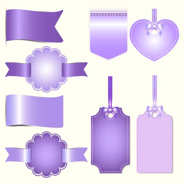 紫色のバッジのラベルとリボン、タグのベクトル図のセット — ストックベクタ
