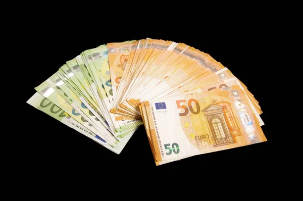 Montón Billetes 100 Euros Aislados Sobre Fondo Negro —  Fotos de Stock