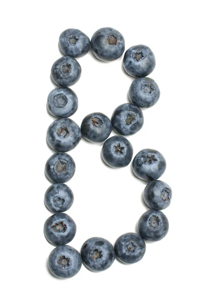 Alphabet letter B arranged from highbush blueberry isolated — Stock Photo, Image