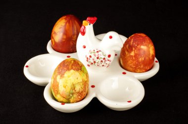 Üç ressam geleneksel yumurta Paskalya yumurta case