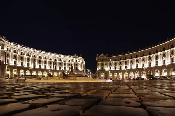 Piazza della Repubblica (Площадь Республики) в Риме — стоковое фото