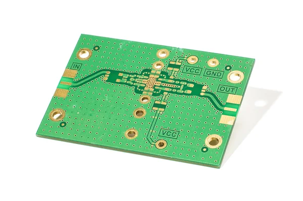 Amplificateur RF PCB isolé sur fond blanc — Photo