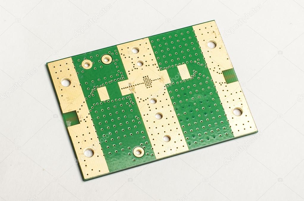 Electronic printed circuit board bottom layer