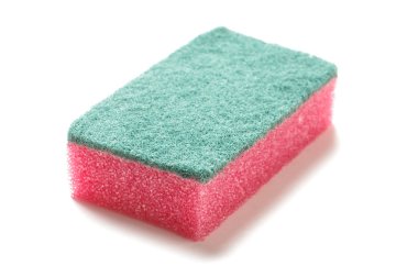Beyaz arka plan üzerinde izole kırmızı yeşil mutfak sünger