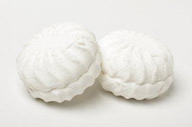 Tatlı şeker tatlı beyaz marshmallow izole