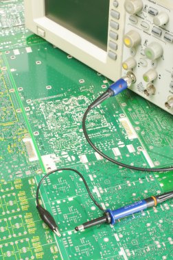 Elektronik ocilloscope ve baskılı devre kartları sondası