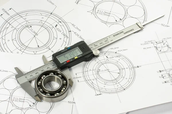 Peiling en remklauw op de mechanical engineering tekening Rechtenvrije Stockafbeeldingen