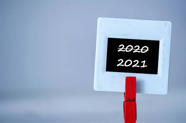 플라스틱 테이블 배경과 2020 2021 — 스톡 사진