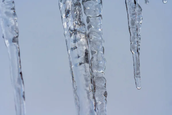 Közelkép Jégcsapok Háttér Jégcsapok Lógnak Tetőről Hideg Téli Időjárás Téli — Stock Fotó