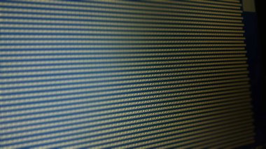 Bilgisayar ekranında dijital ikili kod verisi. Hacker konsepti arka planı. 