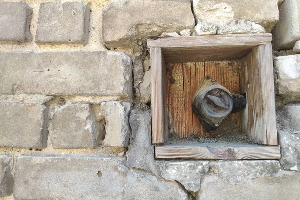 Oude Lichtschakelaar Een Cementbakstenen Muur — Stockfoto