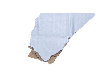 Açık mavi bir yüzeyi ve çeşitli yaratıcı uygulamalar için uygun kahverengi kenarları olan yırtık bir kağıt parçası, örneğin el işi veya dijital tasarım..