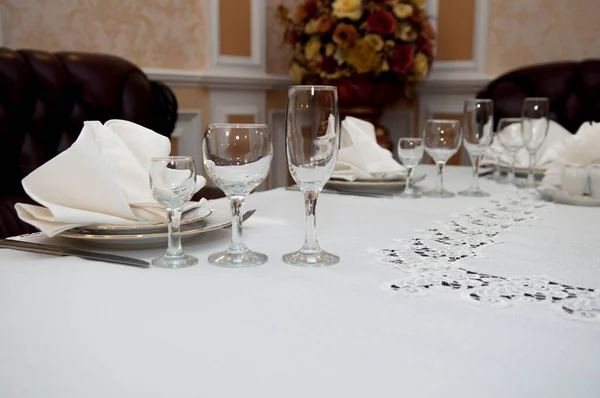 Glasses White Tablecloth — Stock Photo, Image