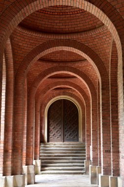 eski bir bina tuğla kemer