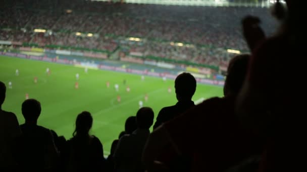 Futbol taraftarları şansını kaybetti — Stok video
