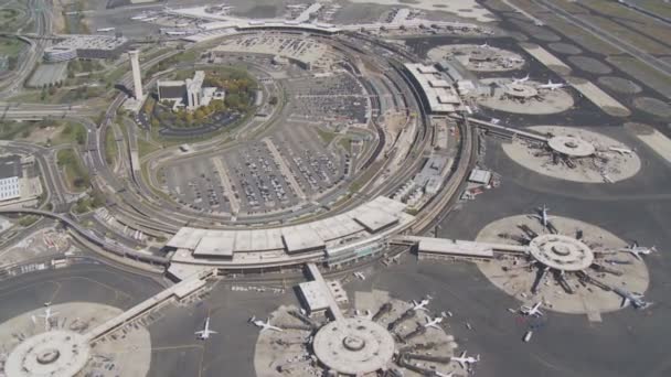 Luchtfoto uitzicht over luchthaven — Stockvideo