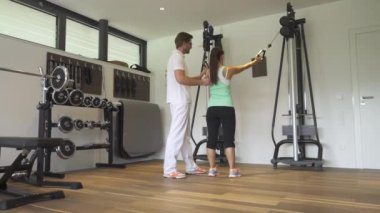 spor salonu derste eğitimleri