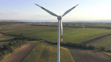 Rüzgar türbininin hava görüntüsü