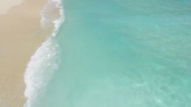 uçan üzerine sığ dalgalar