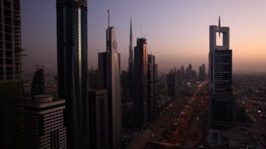 Güneş battıktan sonra Dubai Rating 