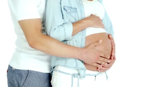 Donna incinta con marito isolato su bianco — Video Stock