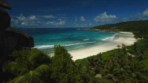 Úžasný pohled na pláži tropického ostrova — Stock video
