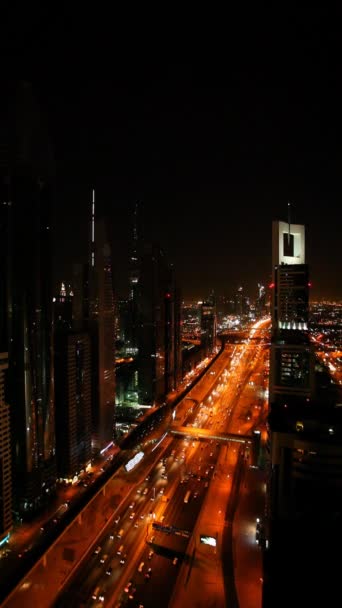 Dubai Skyline e estrada movimentada — Vídeo de Stock