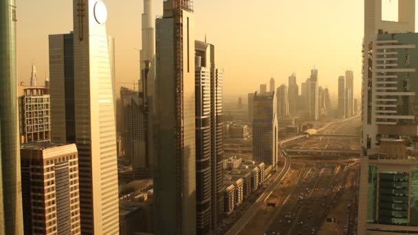 Tráfico de puesta de sol dubai — Vídeos de Stock