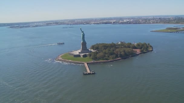 Статуя повітряного вигляду свободи частина V — стокове відео