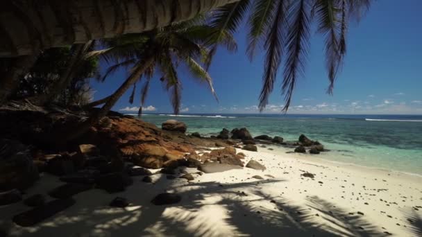 Sombra praia tranquila — Vídeo de Stock