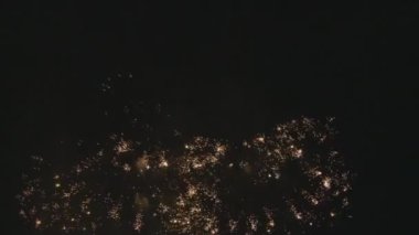 gece muhteşem havai fişek