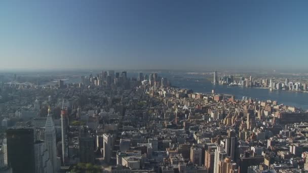 Flug über manhattan Wolkenkratzer — Stockvideo