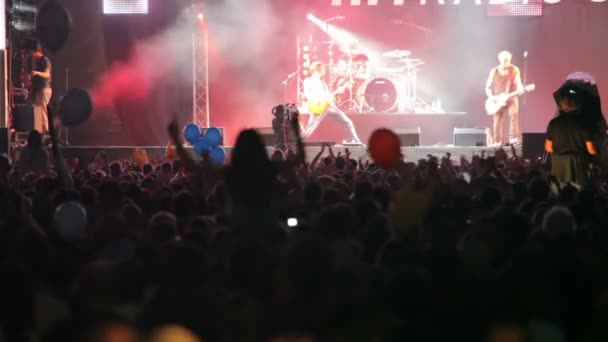 Buiten rockconcert — Stockvideo