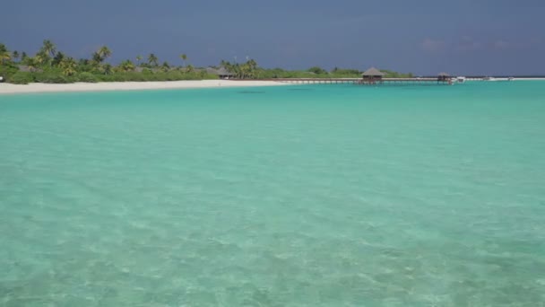 Lagune en tropische eiland — Stockvideo