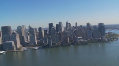 Manhattan gökdelen üzerinde uçuş