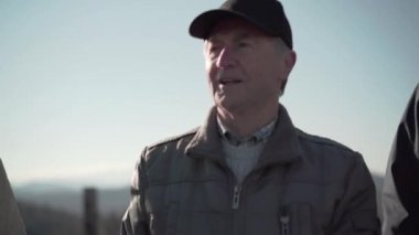 üst düzey kişiler açık yürüyüş