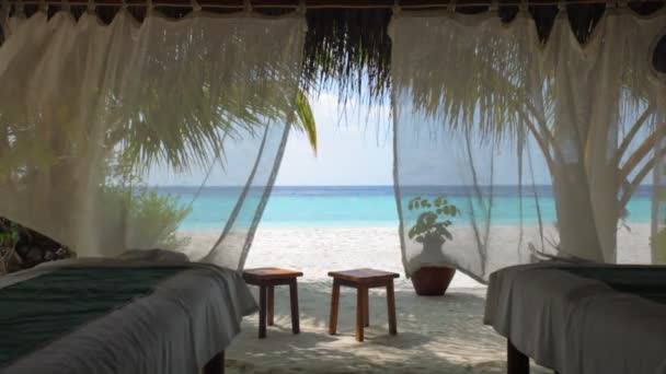 Cortinas de spa en la playa — Vídeos de Stock