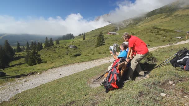 Çift Dağları'nda açık havada hiking — Stok video