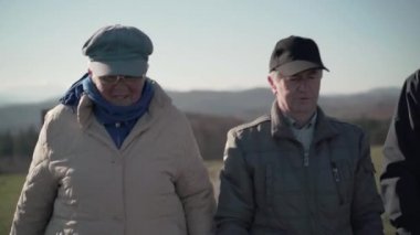 üst düzey kişiler açık yürüyüş