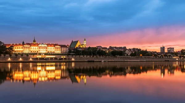 Blick auf die Warschauer Altstadt bei Sonnenuntergang — Stockfoto