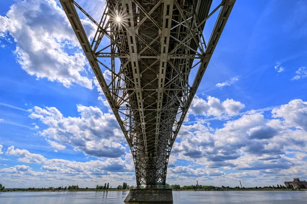 Строительство стального моста в г. Плок, Польша — стоковое фото