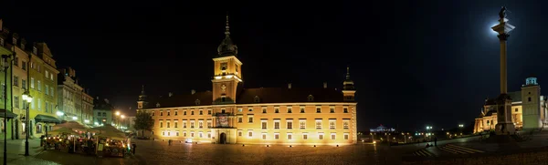 Vieille ville de Varsovie la nuit panorama Place du Château . — Photo