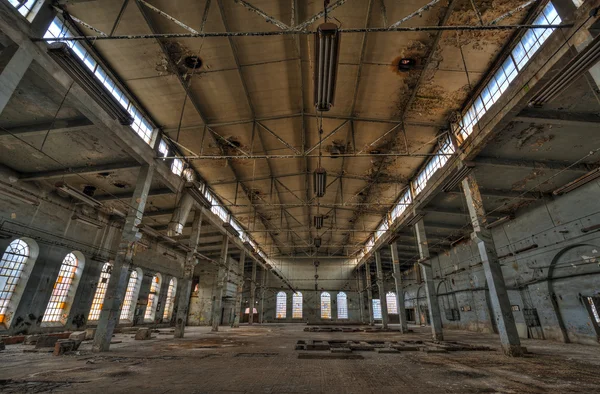 Old destroyed an abandoned factory. — Stock Photo, Image