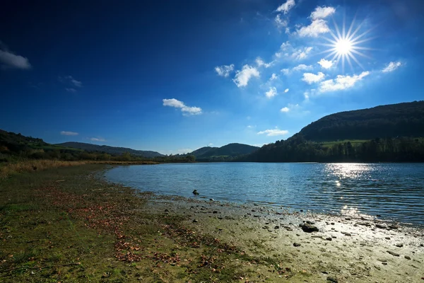 Bieszczady Dağlar ve göl Solina — Stok fotoğraf