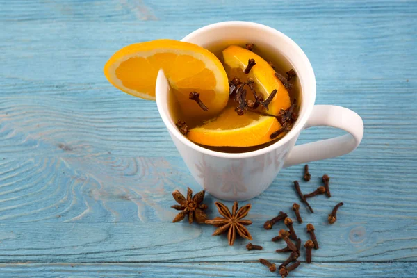 Aromatic tea with cloves — Stock Photo, Image