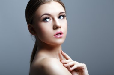 güzel bir kadın portresi portre