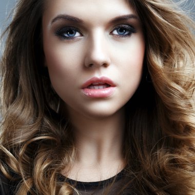 güzel bir kadın portresi portre